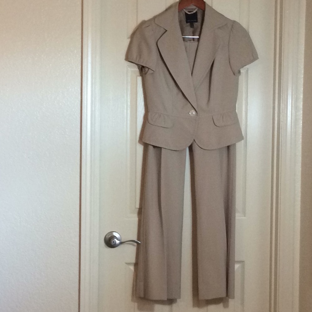 The Limited Summer Suit Sz 4